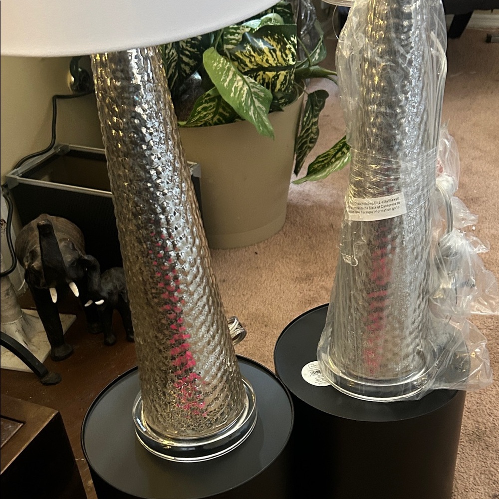 Beautiful Elegant Silver Hammered Table Lamp 12L-12W-10H
